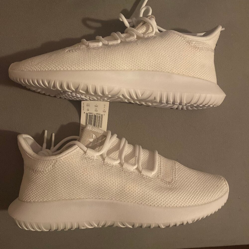 NWT ADIDAS TUBULAR SHADOW J in size US 7 in WHITE
